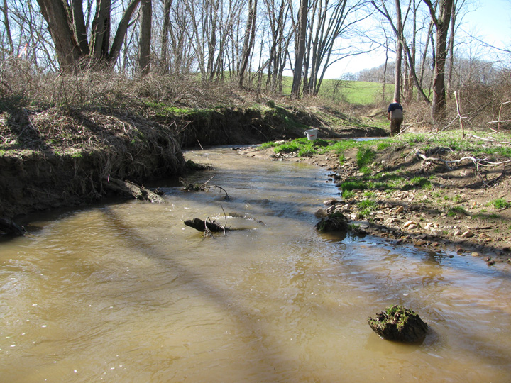 Field photo showing stream conditions at site DEER-106-H-2010-2