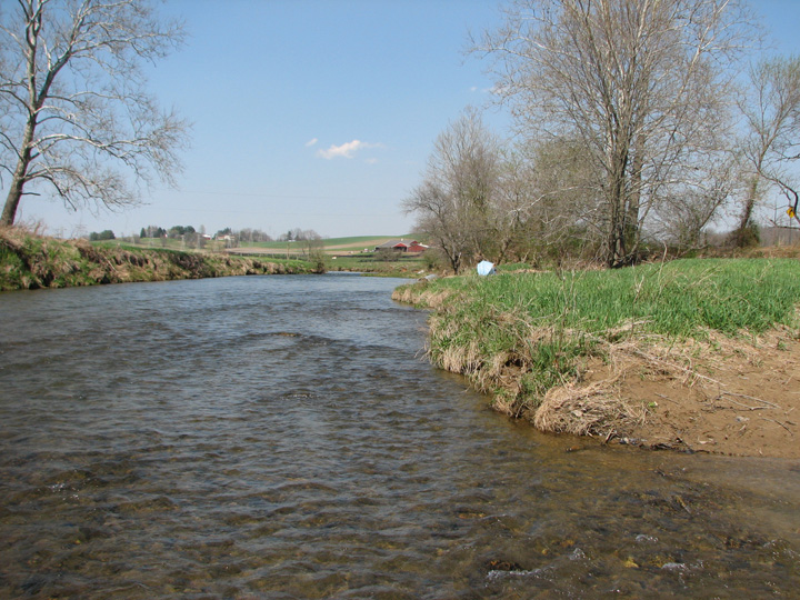 Field photo showing stream conditions at site DEER-352-A-2007-2