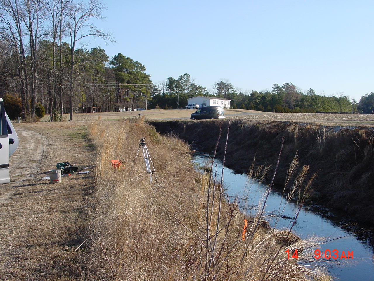 Field photo showing stream conditions at site DIVI-111-R-2001-1