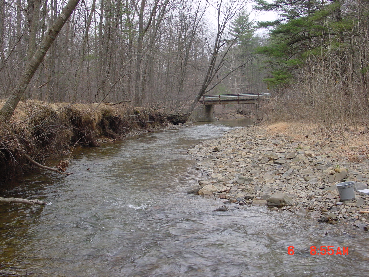 Field photo showing stream conditions at site FIMI-207-S-2001-1