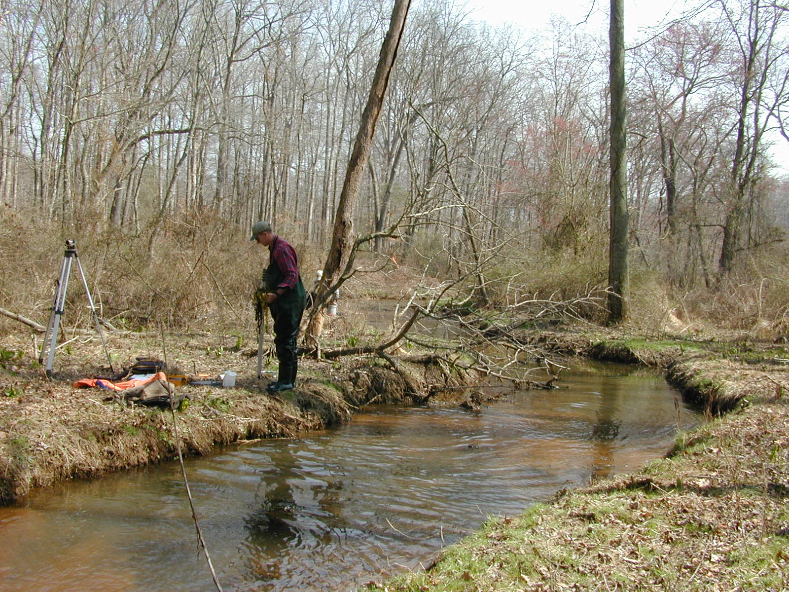 Field photo showing stream conditions at site LANG-101-R-2002-2