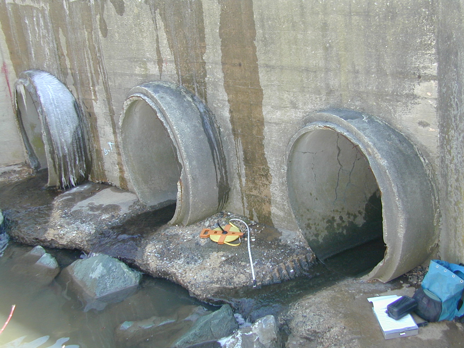 Field photo showing stream conditions at site LIBE-107-R-2003-623