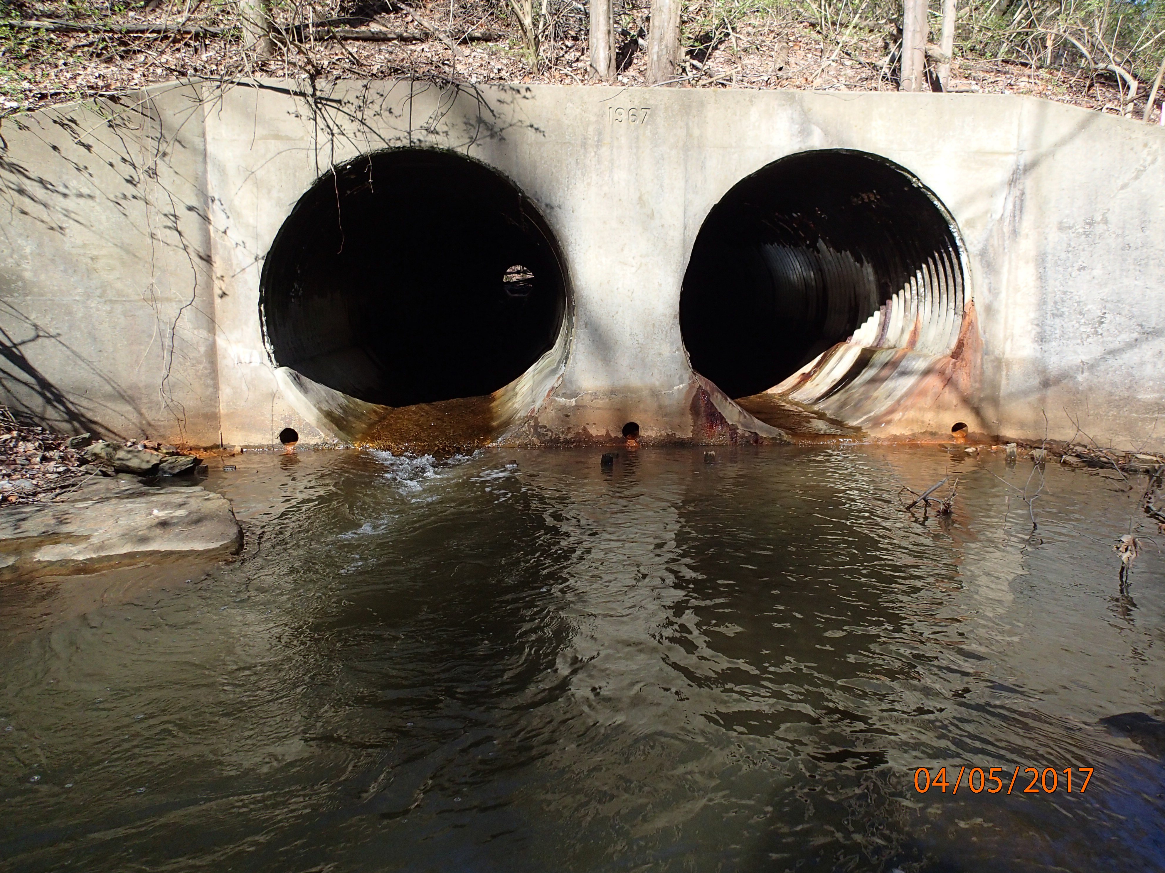Field photo showing stream conditions at site LMON-136-R-2017-UpstreamFrom0m