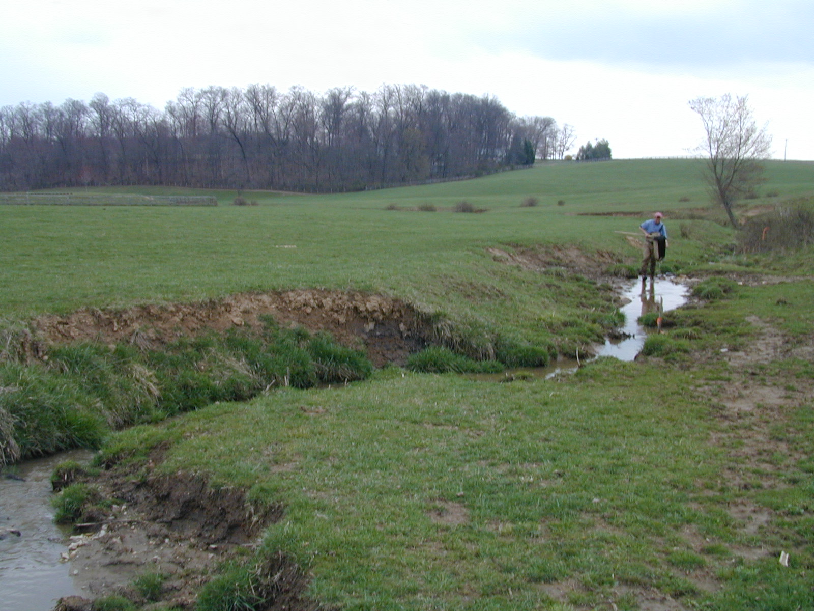 Field photo showing stream conditions at site LOCH-107-R-2002-508