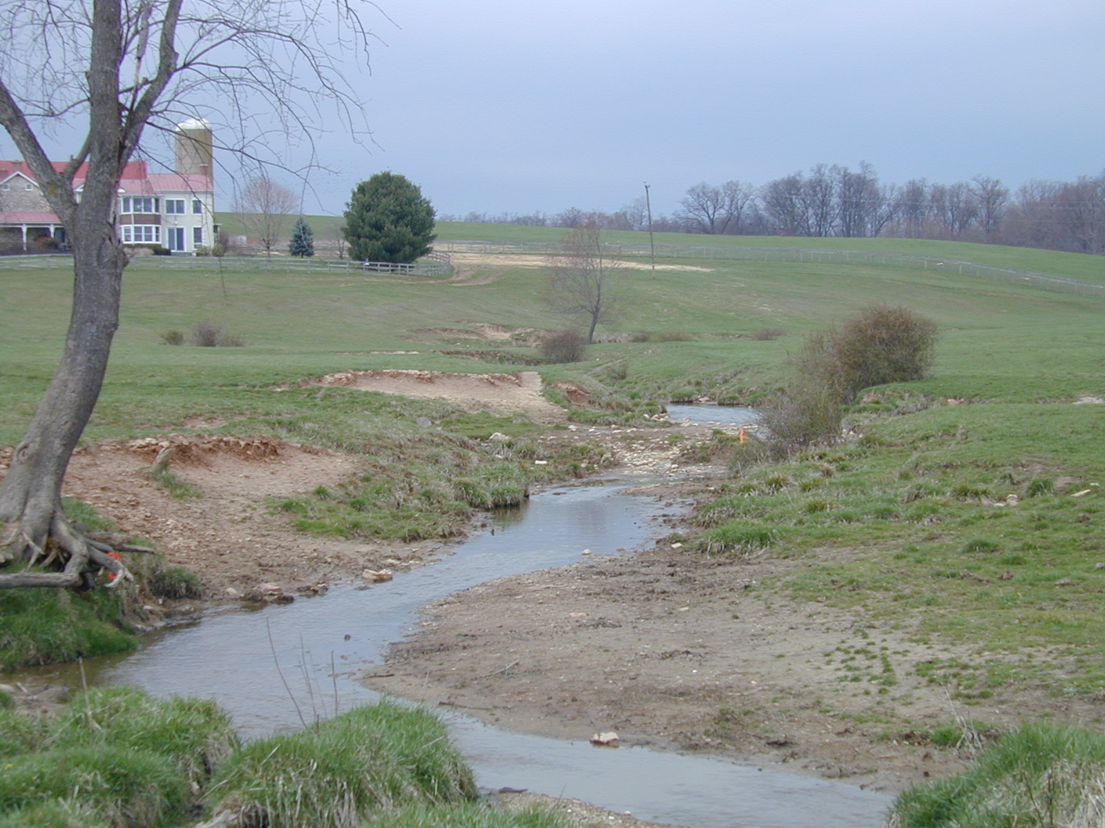 Field photo showing stream conditions at site LOCH-122-R-2002-506