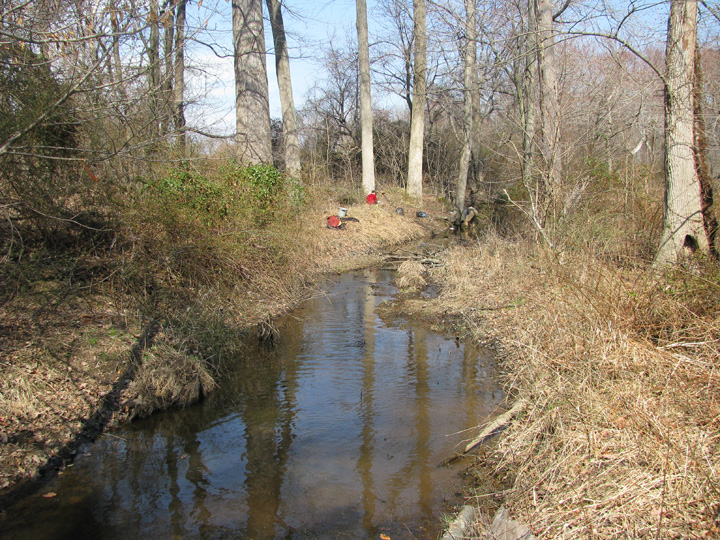 Field photo showing stream conditions at site LOCR-102-S-2009-2