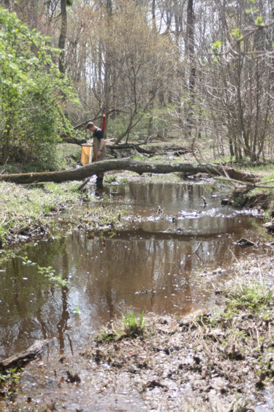 Field photo showing stream conditions at site LOCR-102-S-2010-2