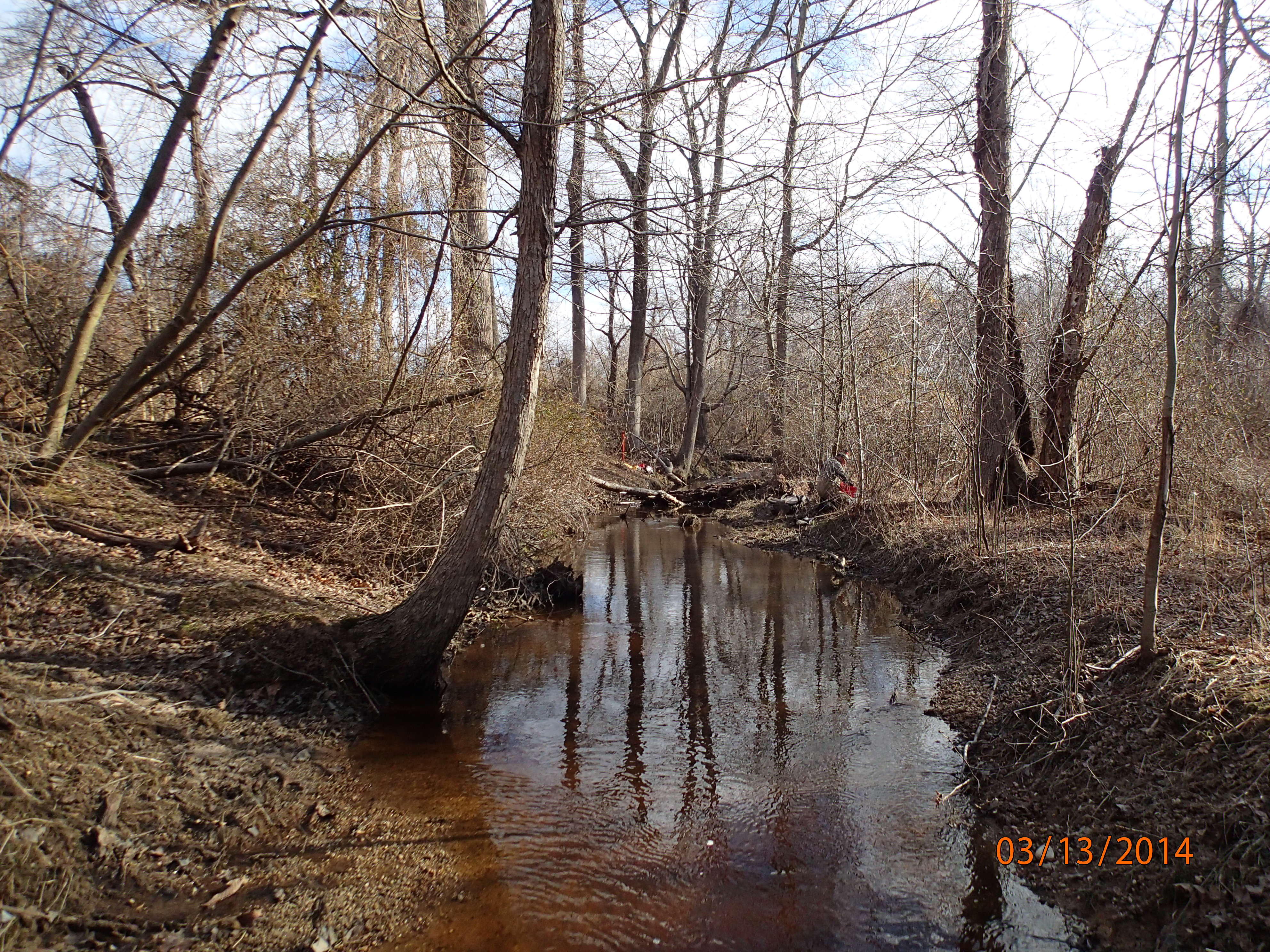 Field photo showing stream conditions at site LOCR-102-S-2014-MidpointUpstream