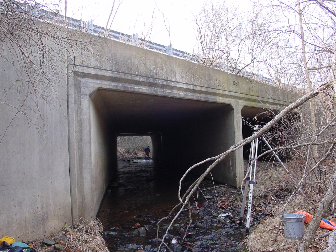 Field photo showing stream conditions at site LTON-210-R-2002-1