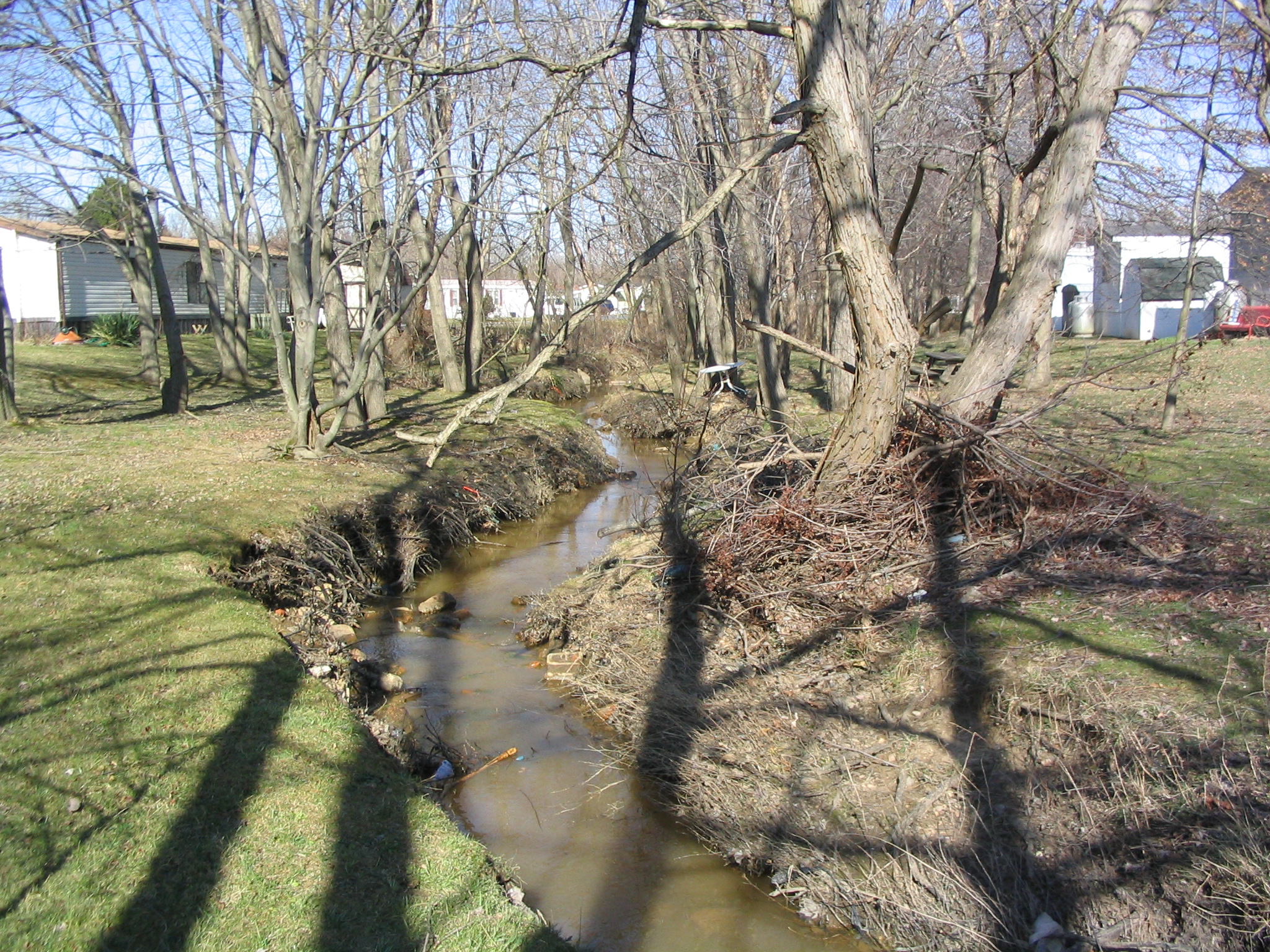 Field photo showing stream conditions at site LWIN-120-R-2004-6
