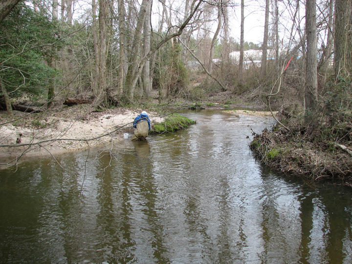 Field photo showing stream conditions at site MACK-205-R-2007-1