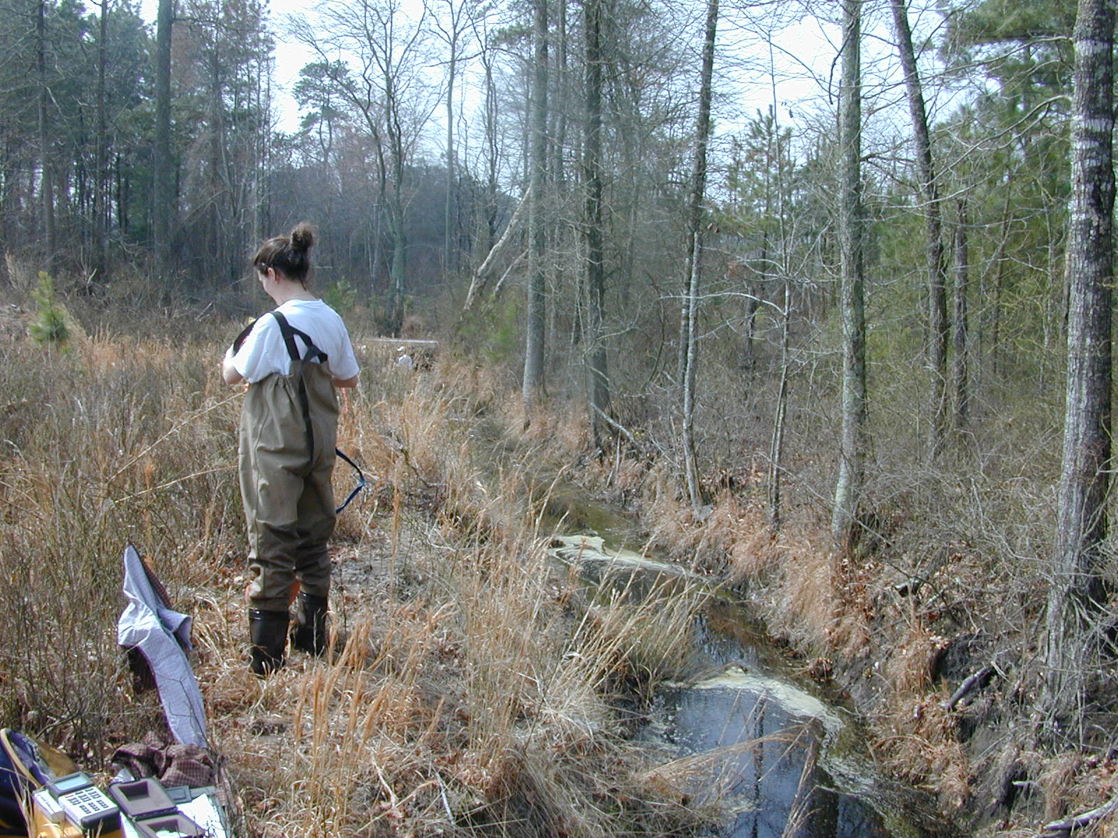 Field photo showing stream conditions at site MANO-107-R-2003-0880