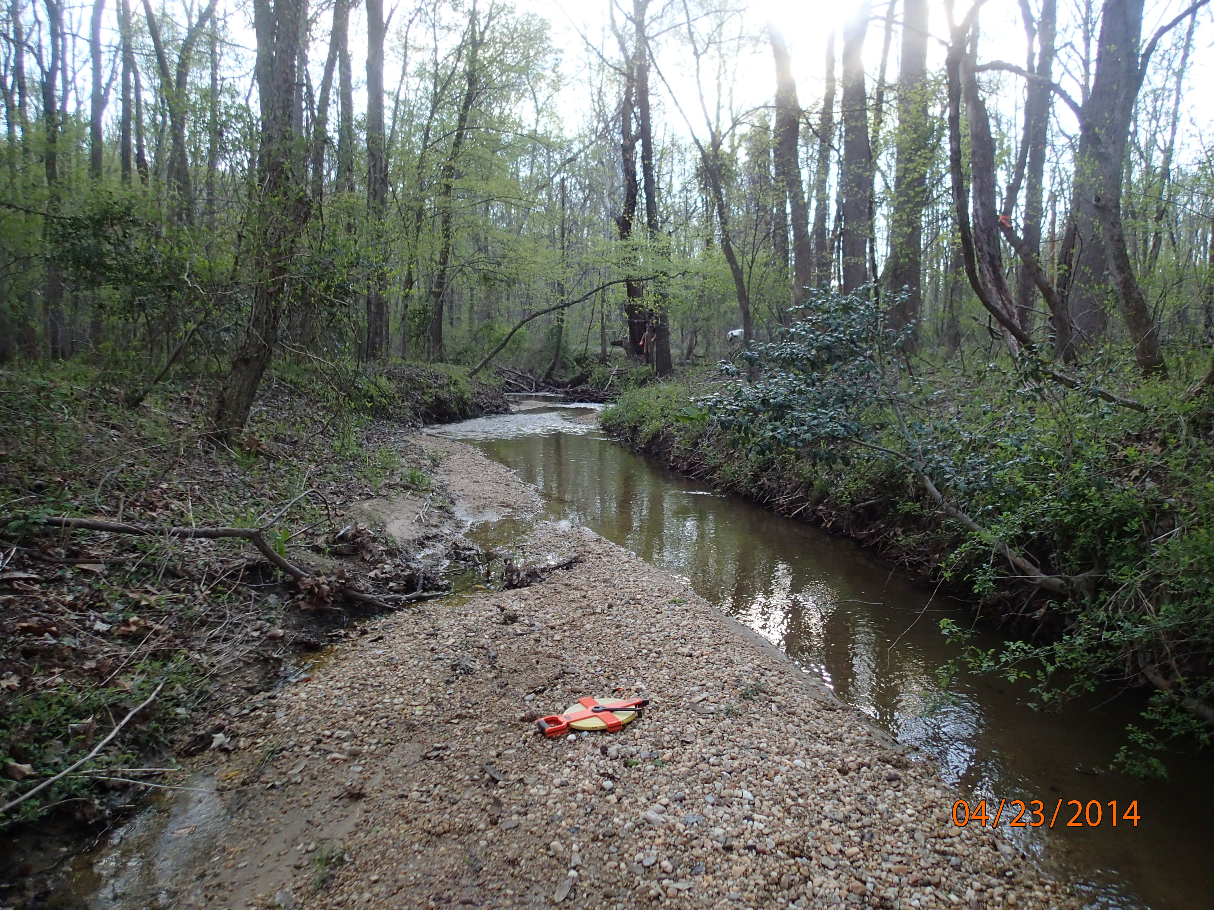 Field photo showing stream conditions at site MATT-104-R-2014-MidpointDownstream