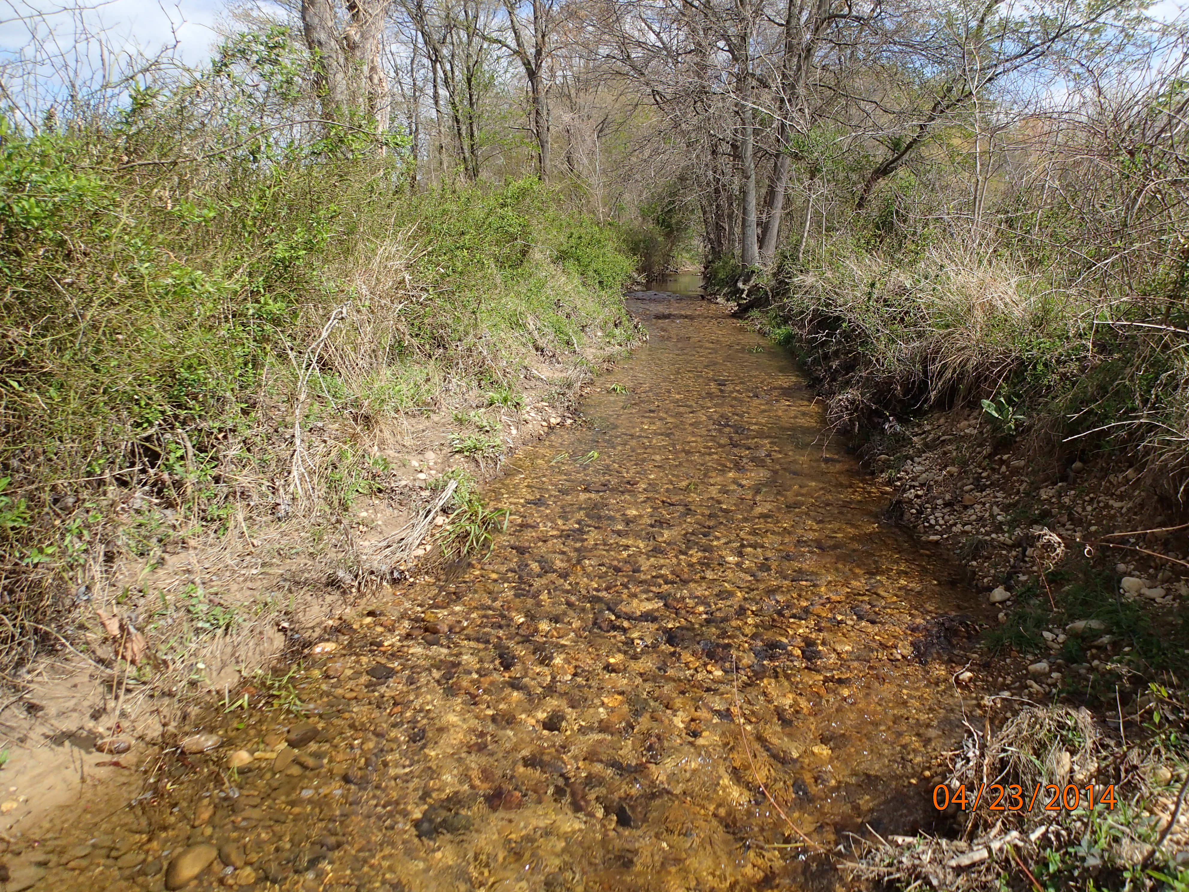 Field photo showing stream conditions at site MATT-108-R-2014-MidpointUpstream