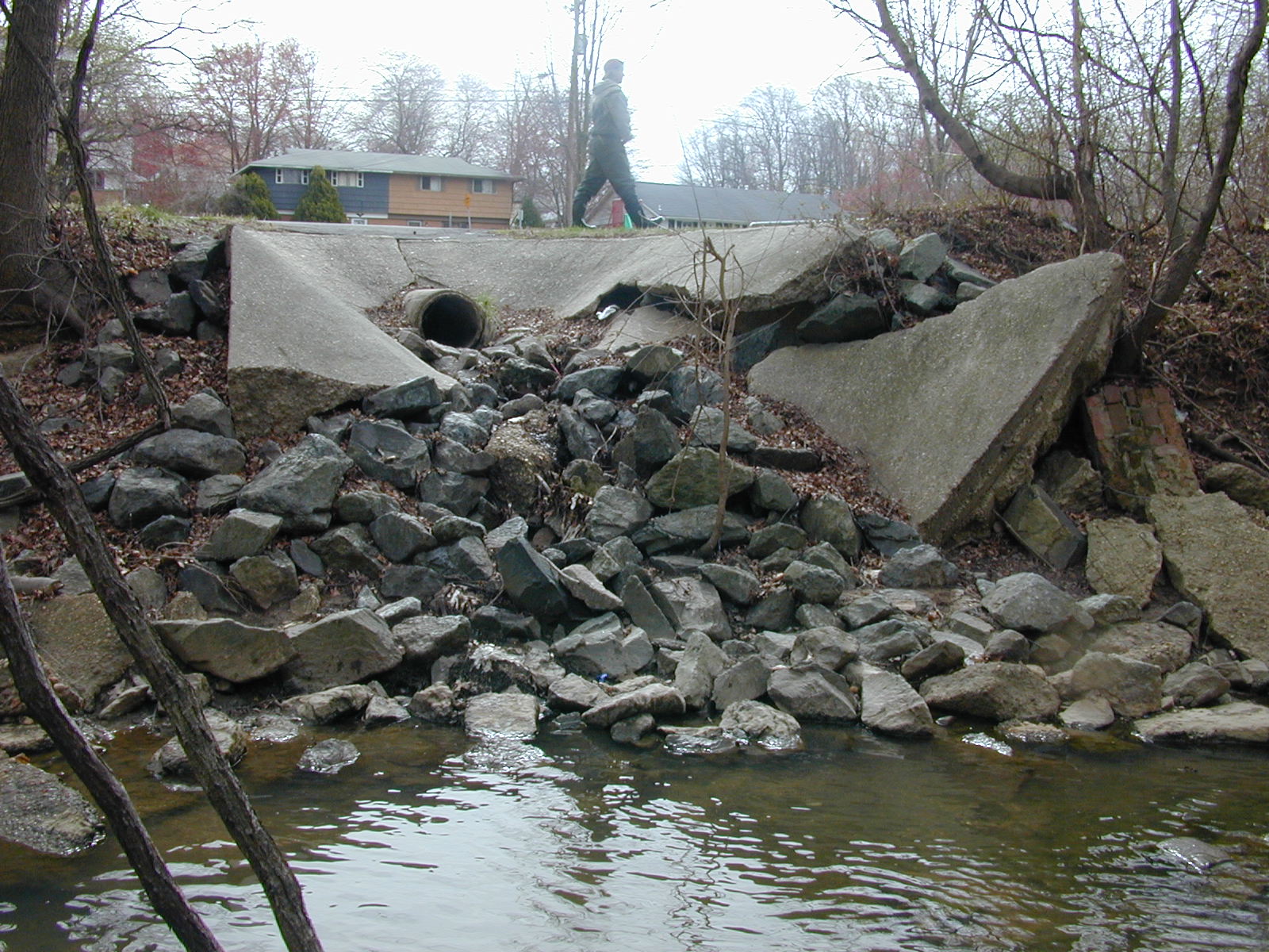 Field photo showing stream conditions at site OXON-101-R-2001-16