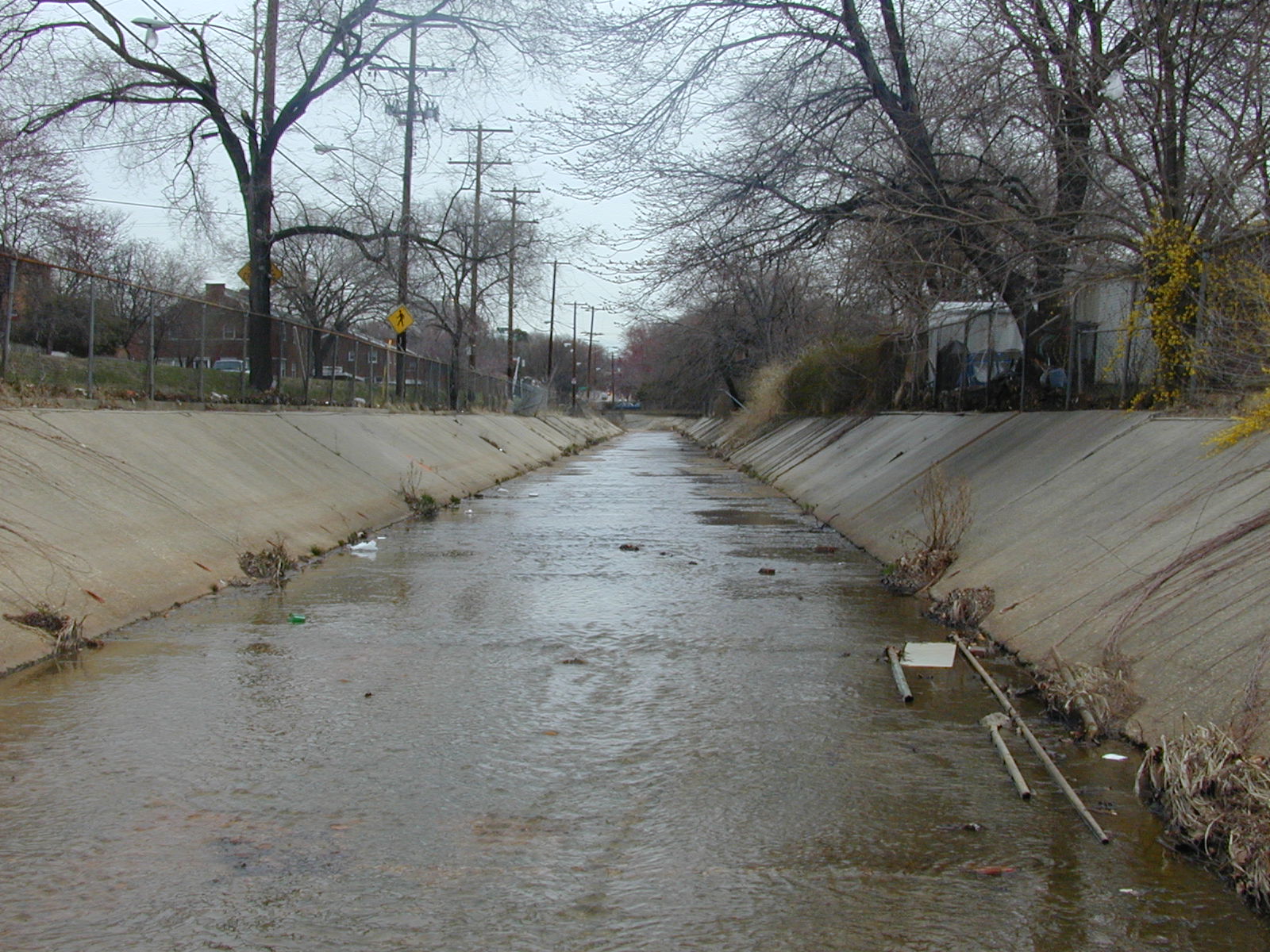 Field photo showing stream conditions at site OXON-205-R-2001-11