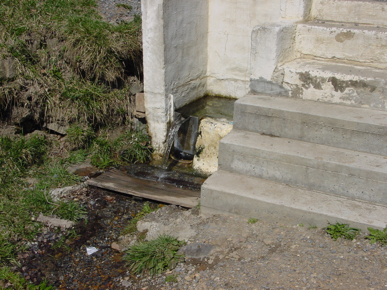 Field photo showing stream conditions at site PRLN-108-R-2003-3