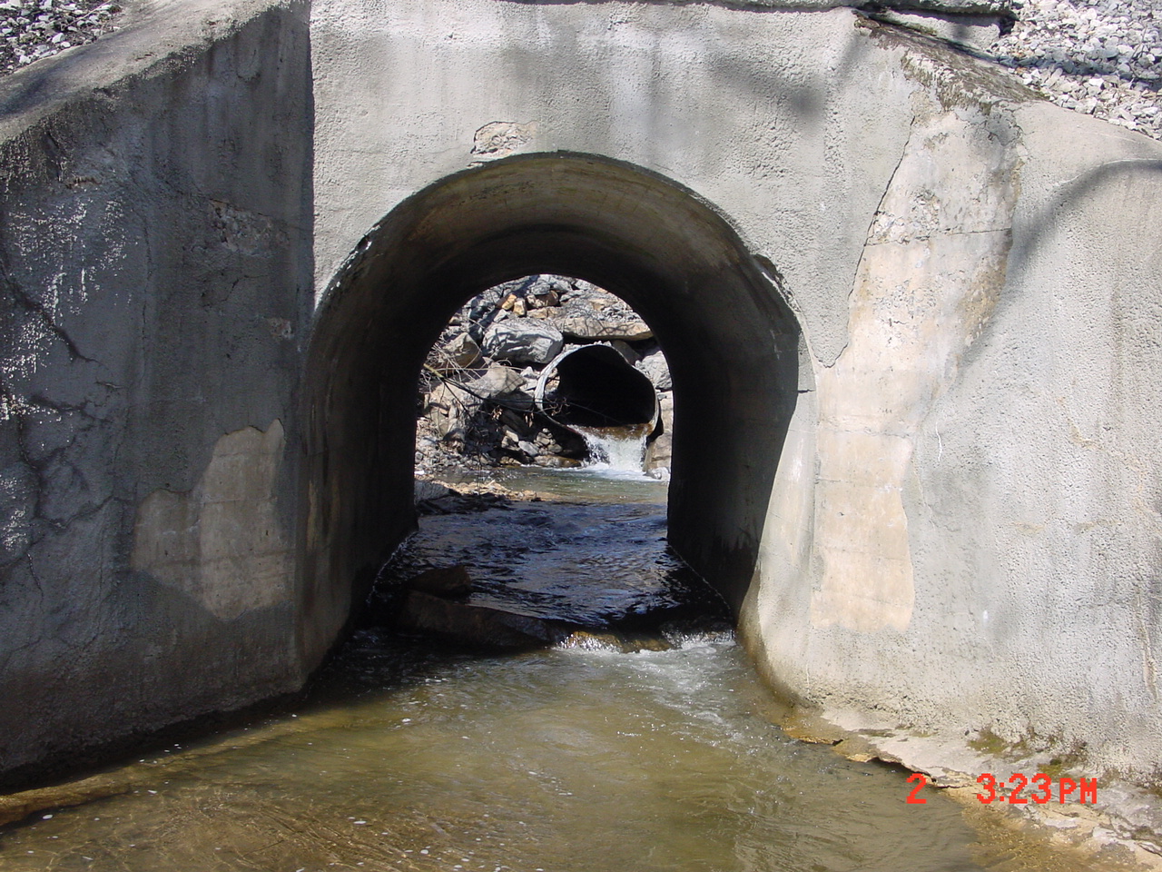 Field photo showing stream conditions at site PRUN-101-C-2001-2