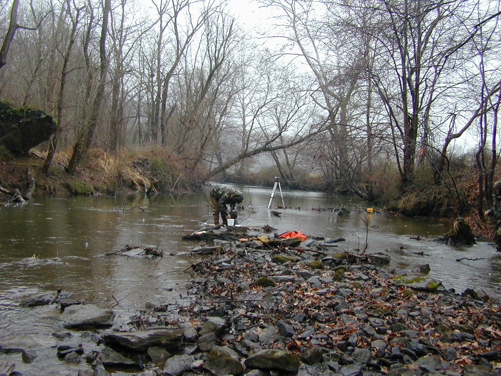 Field photo showing stream conditions at site RKGR-404-R-2002-1