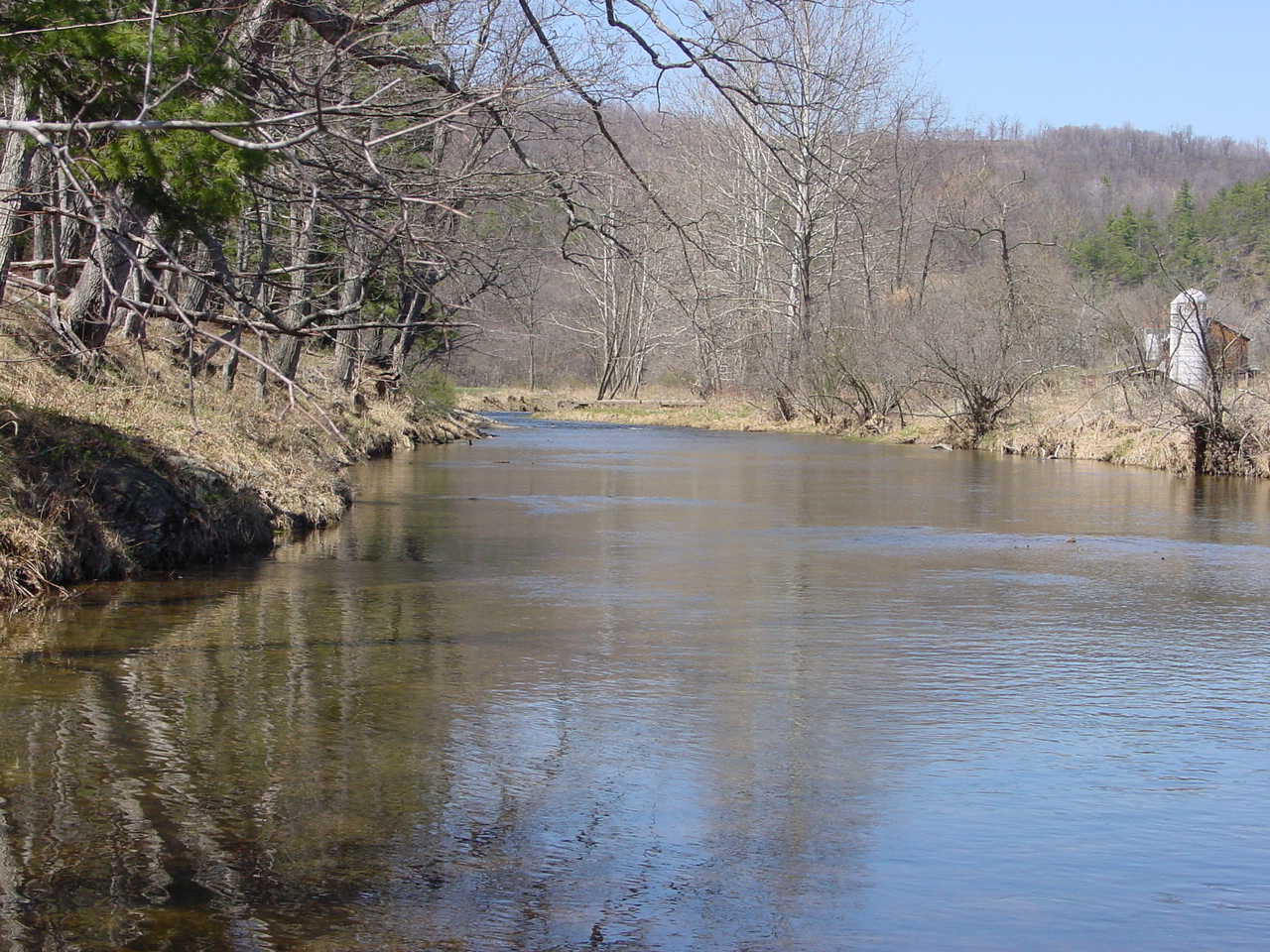 Field photo showing stream conditions at site TOWN-420-R-2002-2
