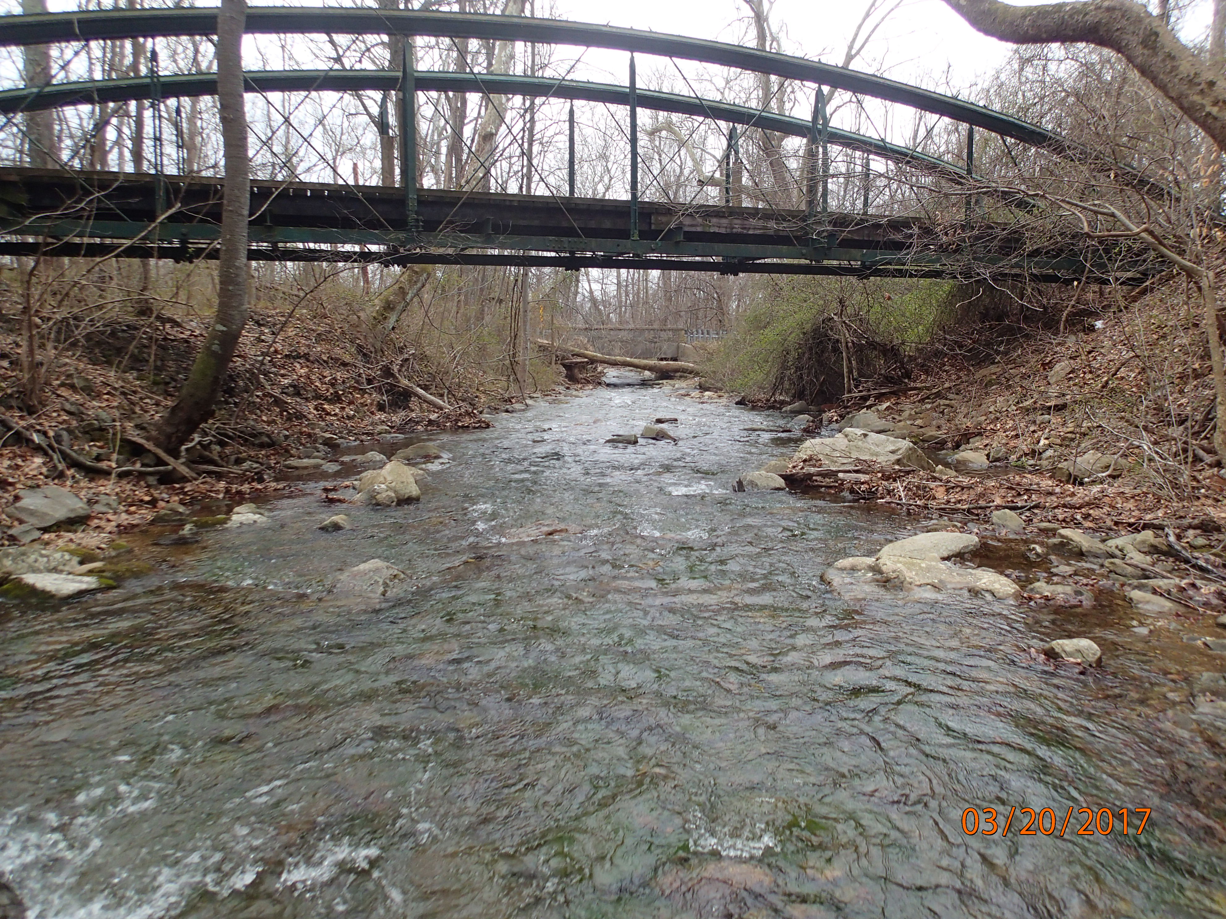 Field photo showing stream conditions at site UMON-202-X-2017-MidpointDownstream