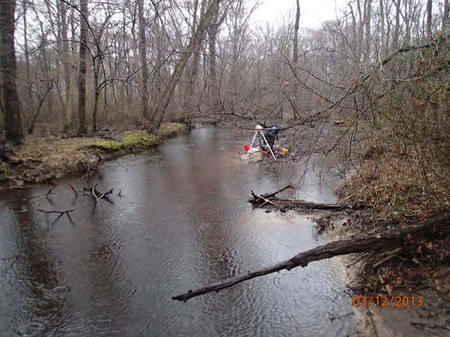 Field photo showing stream conditions at site UPCR-208-S-2013-MidpointPupstream