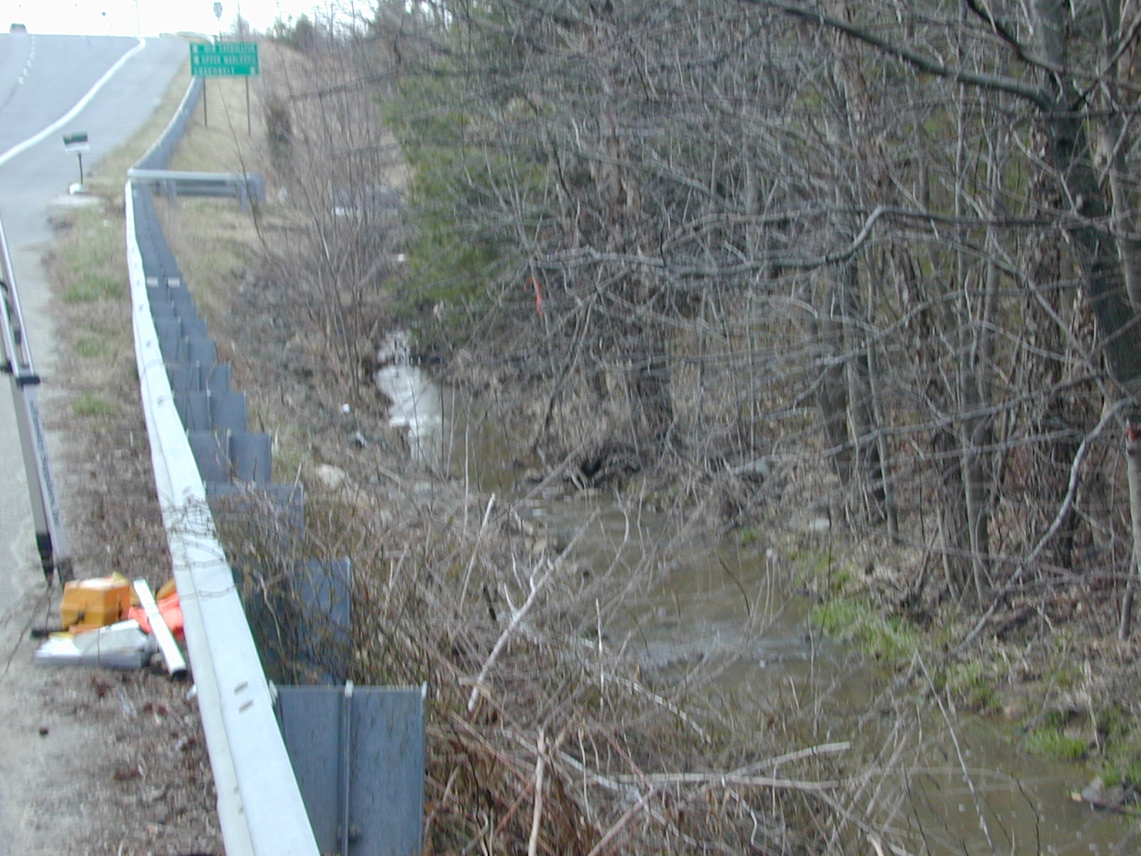 Field photo showing stream conditions at site WEBR-106-R-2001-32