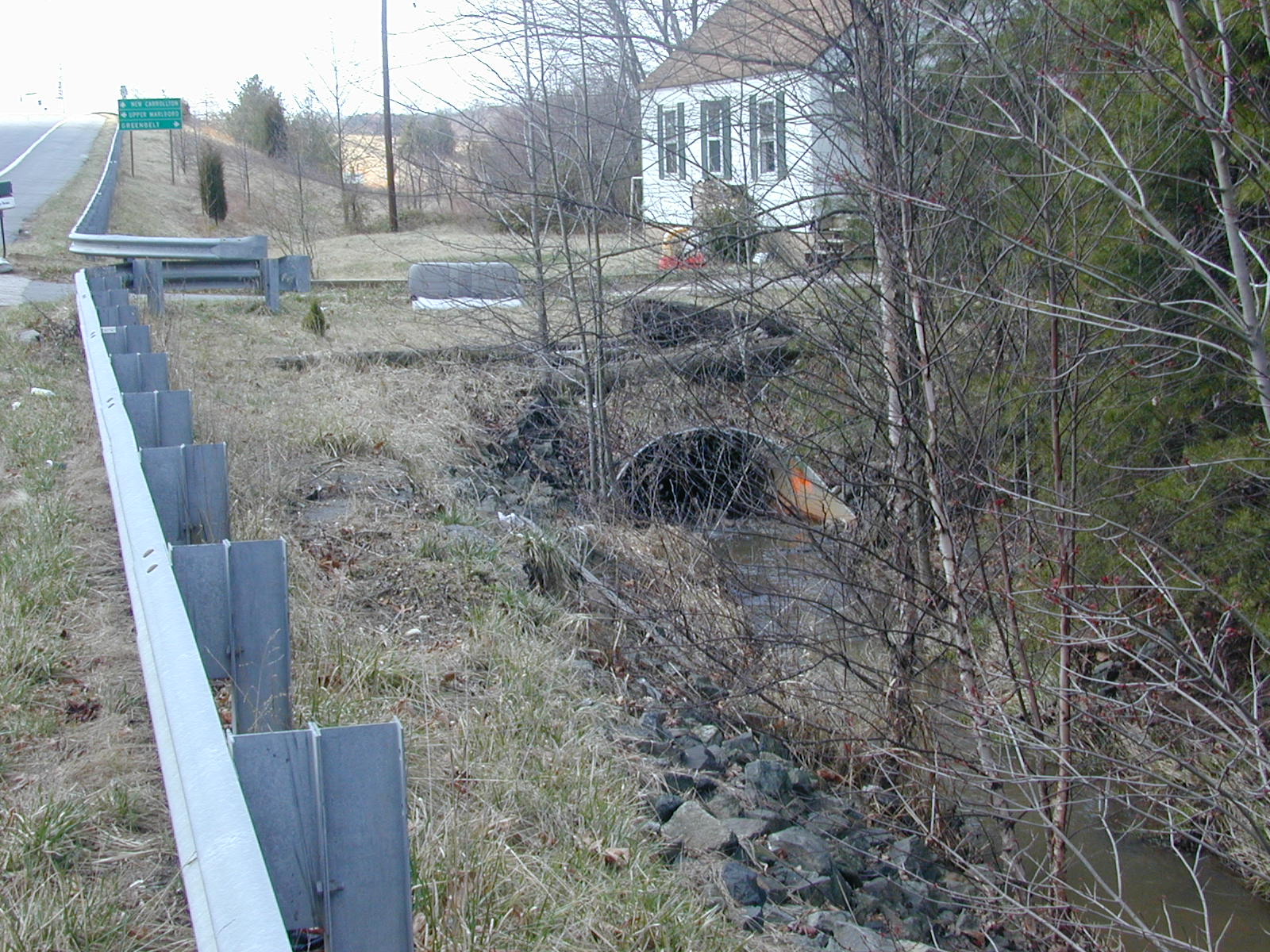 Field photo showing stream conditions at site WEBR-106-R-2001-33